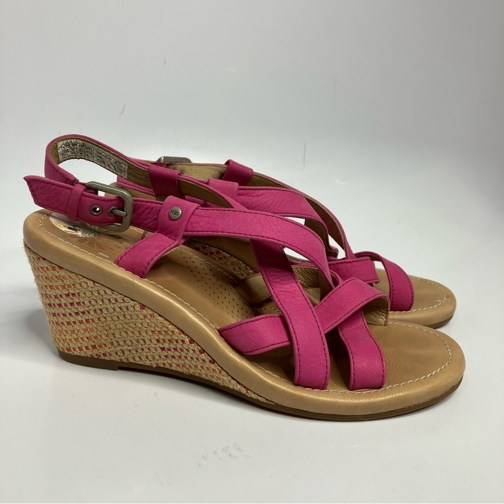 UGG Gaiana pink leather wedge sandals size‎ 7